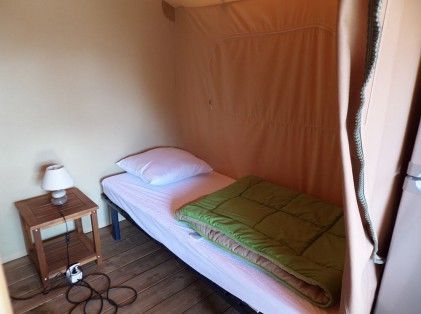 Camping ** Les Rives de Mayenne (L. Delanoue) - Montreuil 